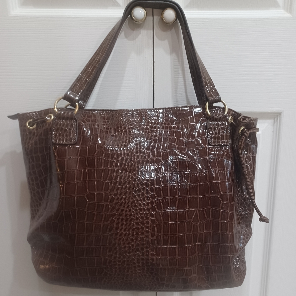 XOXO Croc Embossed Patent Tote, Leopard Inside With Zipper Pocket 16 X 12 EUC - Picture 2 of 6